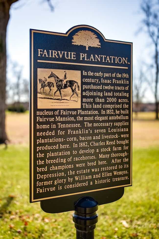 History of Fairvue Plantation Plaque on the Fairvue Plantation, Gallatin, Tennessee