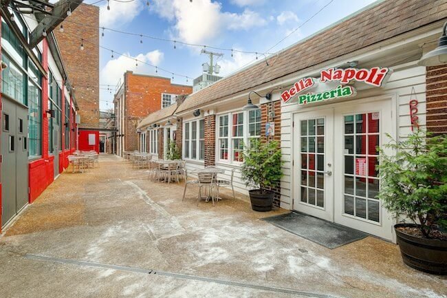 Bella Napoli Pizzeria in Edgehill Village, Nashville, Tennessee